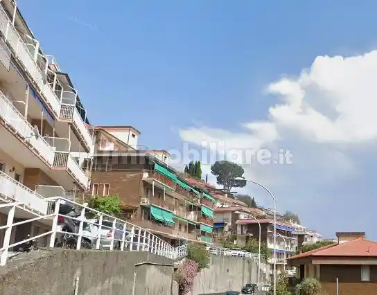 Appartamento in vendita a Varazze