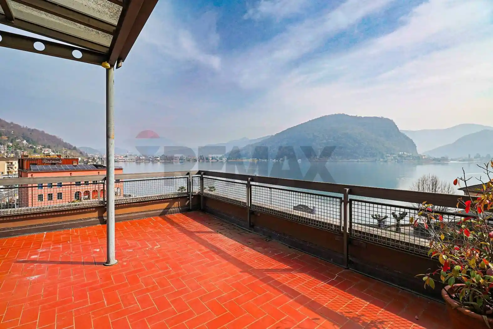 Appartamento in vendita a Lavena Ponte Tresa