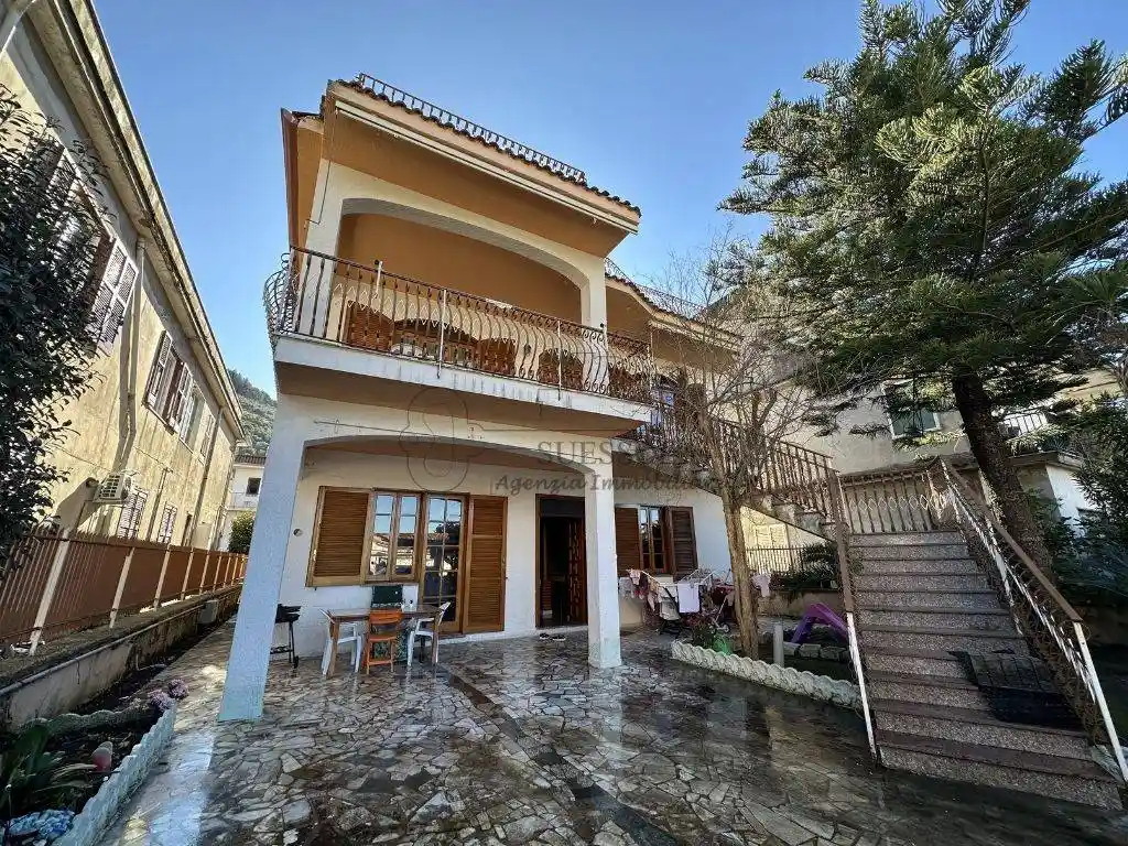 Villa in vendita a San Felice a Cancello