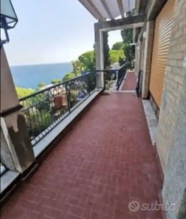 Appartamento in affitto a Stalettì