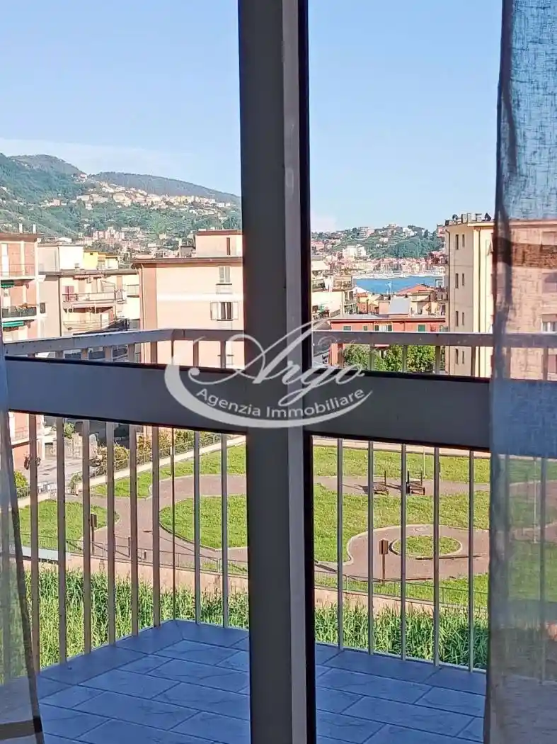 Appartamento in affitto a Lerici