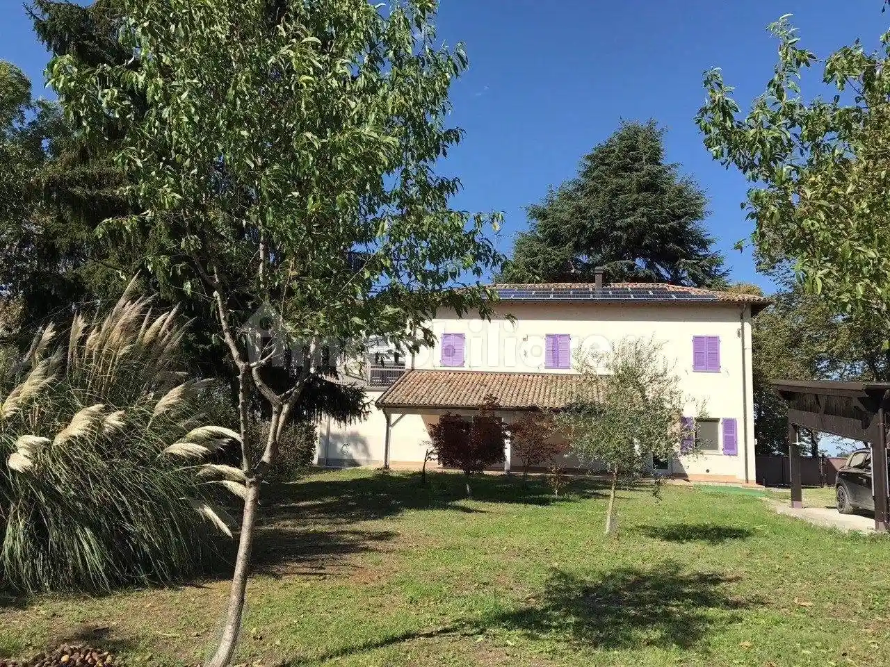 Casa indipendente in vendita a Montechiarugolo