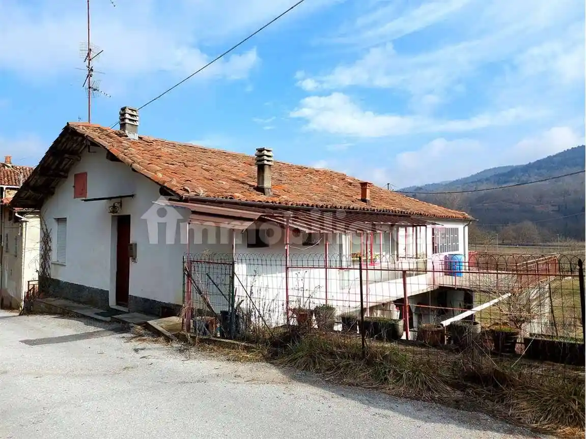 Casa indipendente in vendita a Bagnasco