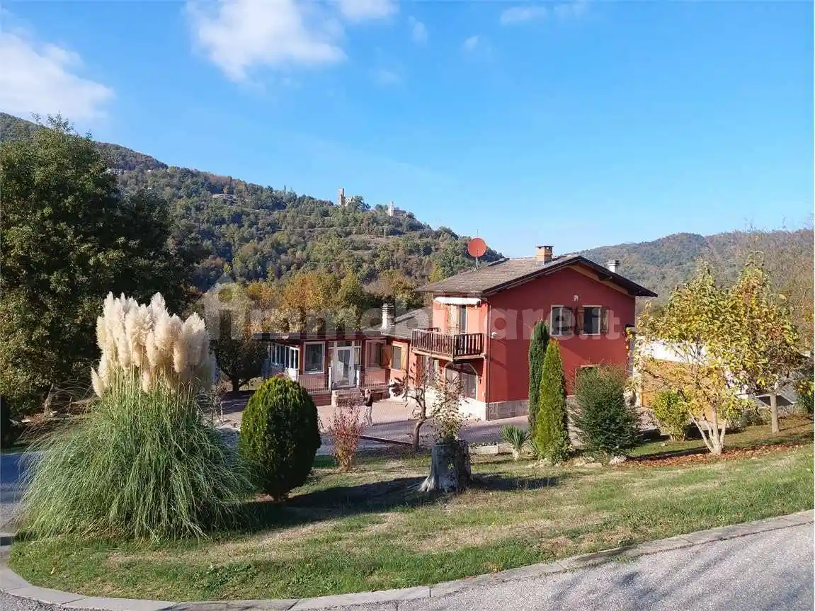 Villa in vendita a Nucetto
