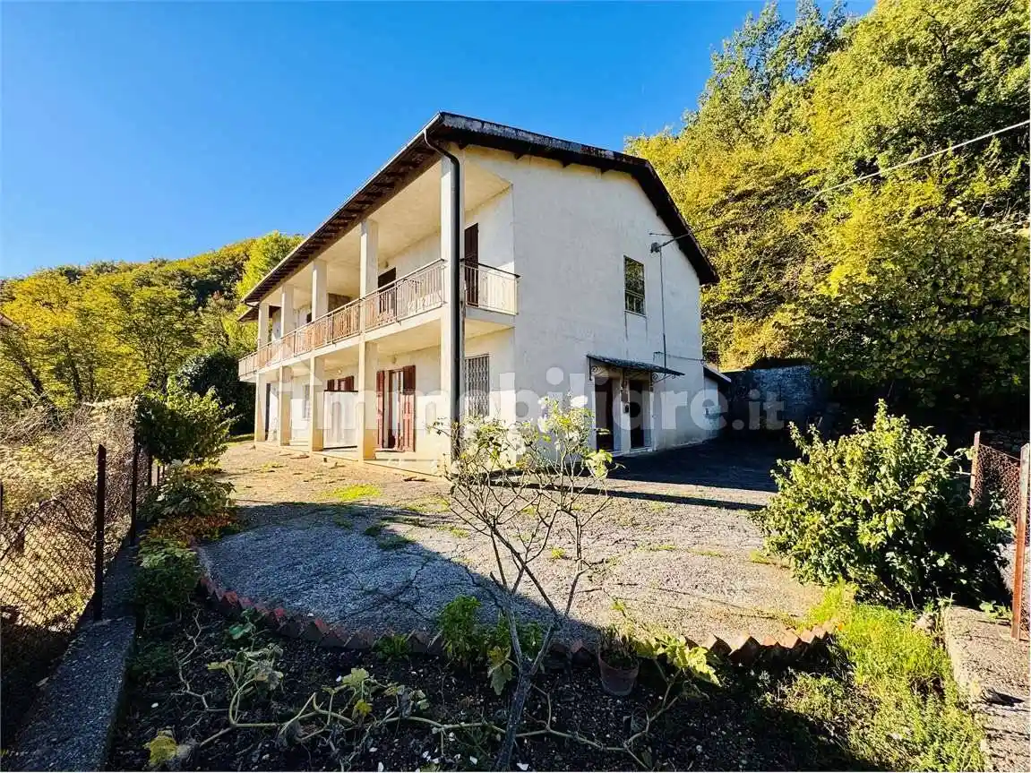 Casa indipendente in vendita a Borghetto d'Arroscia