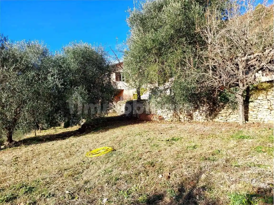 Casa indipendente in vendita a Pieve di Teco