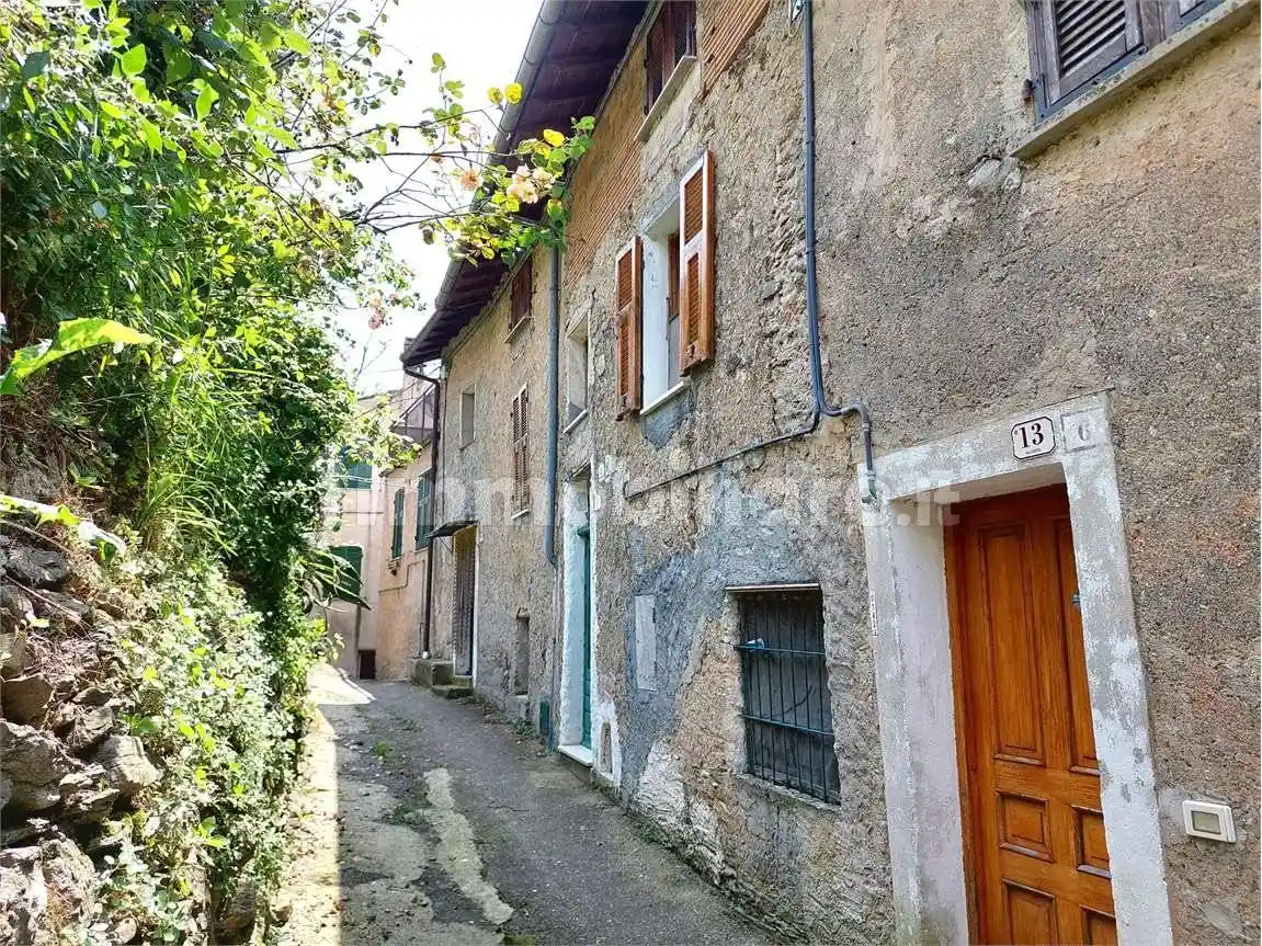 Appartamento in vendita a Pornassio