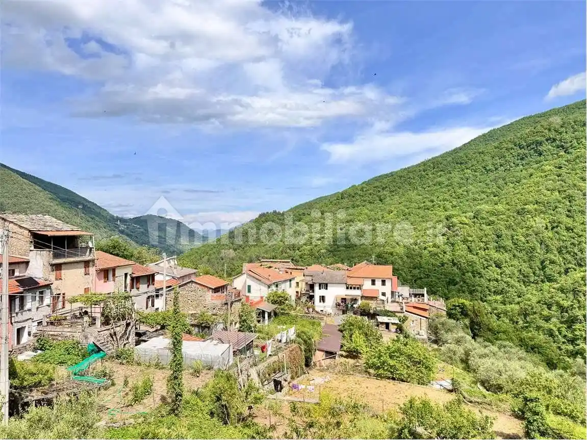 Casa indipendente in vendita a Rezzo