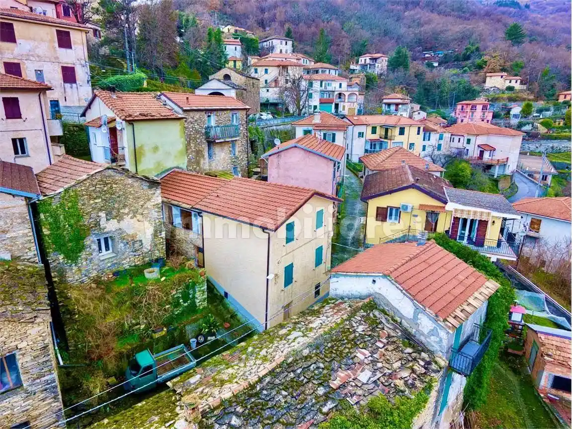 Casa indipendente in vendita a Borgomaro