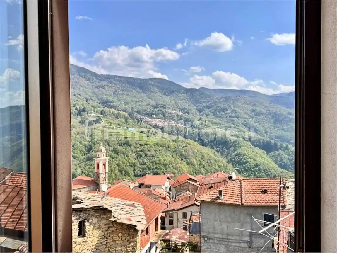 Casa indipendente in vendita a Montegrosso Pian Latte