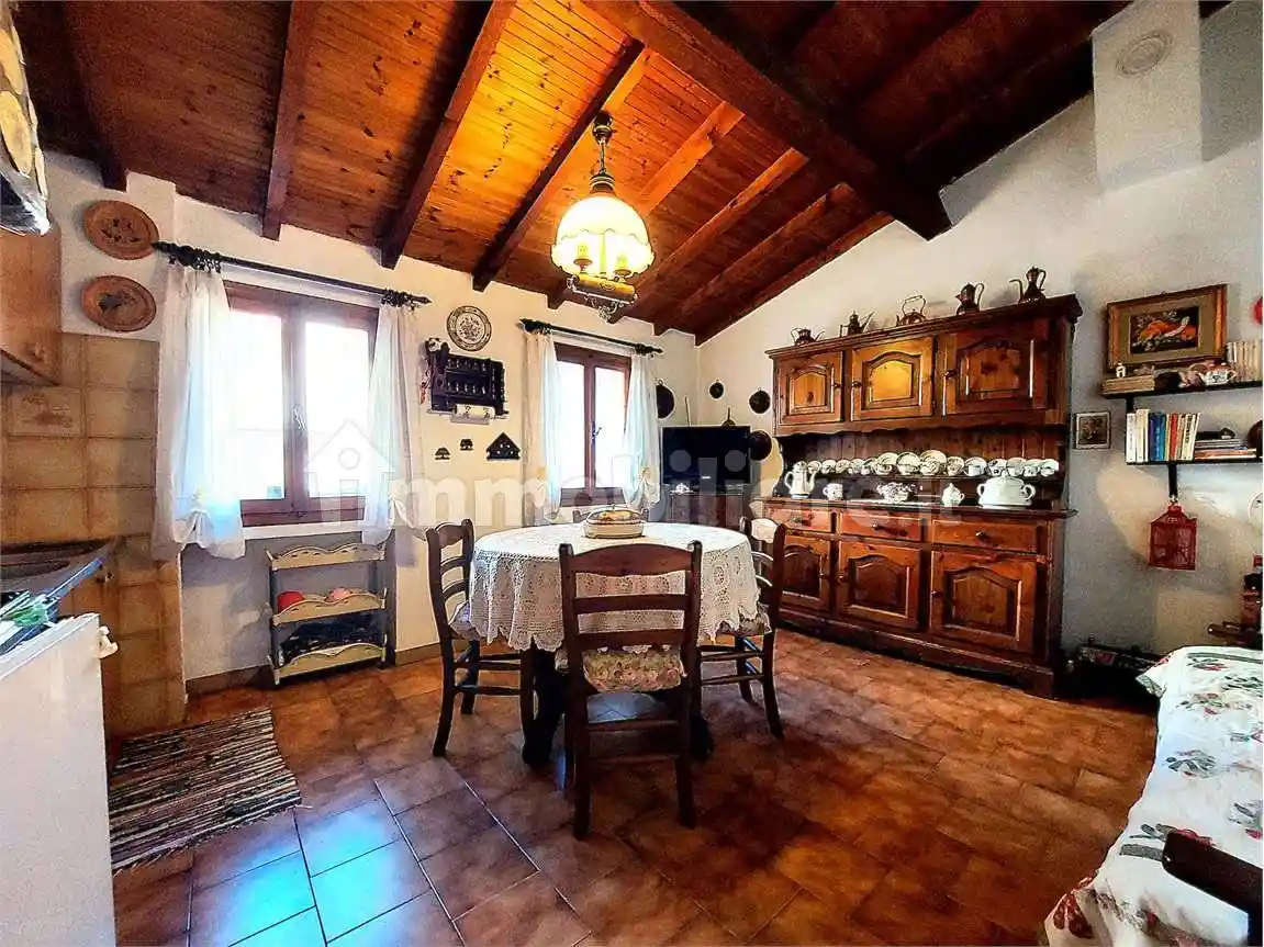 Casa indipendente in vendita a Mendatica