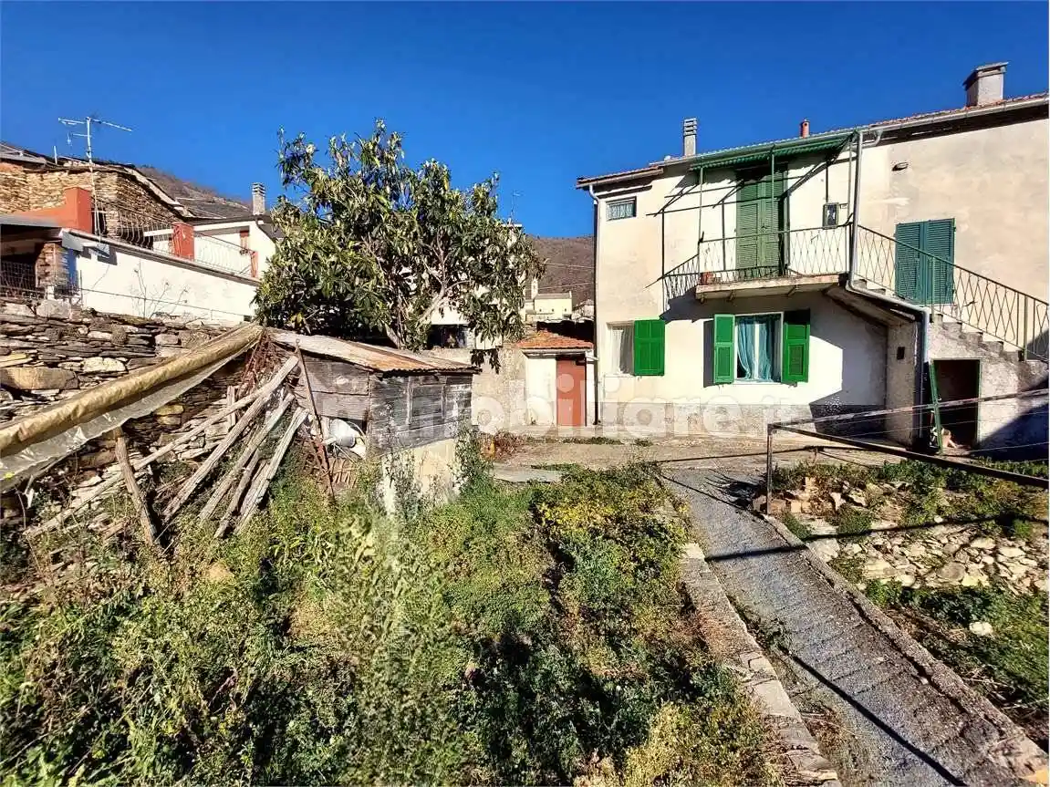 Appartamento in vendita a Rezzo