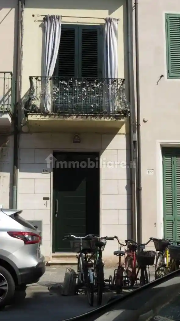 Casa indipendente in affitto a Viareggio