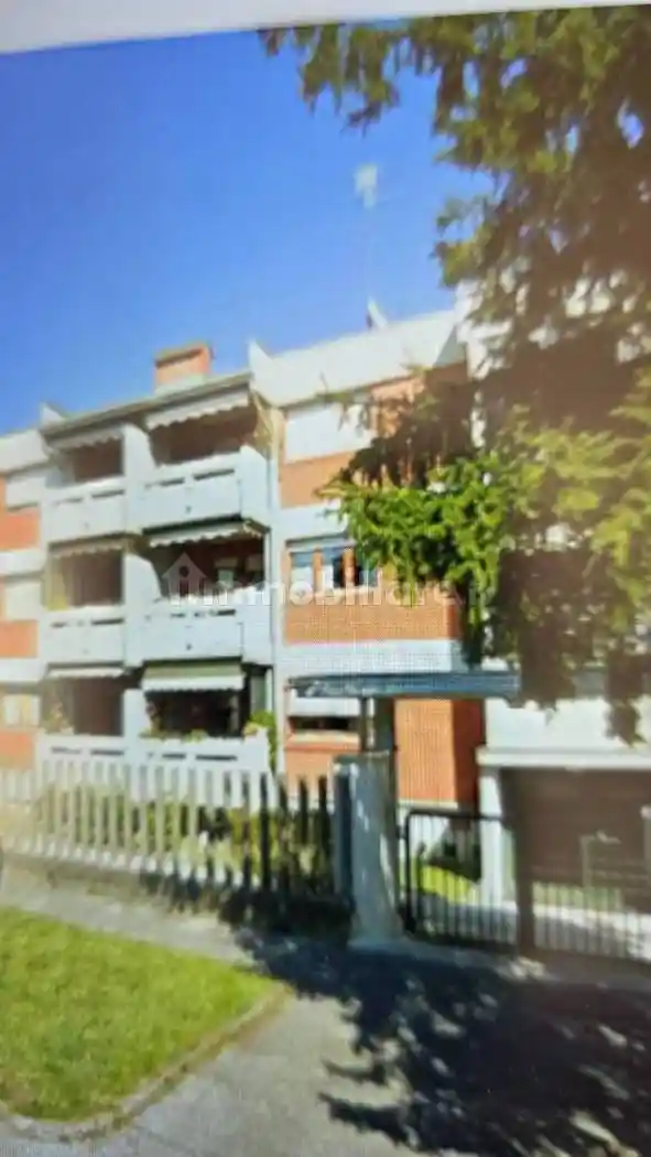 Appartamento in affitto a Vedano al Lambro