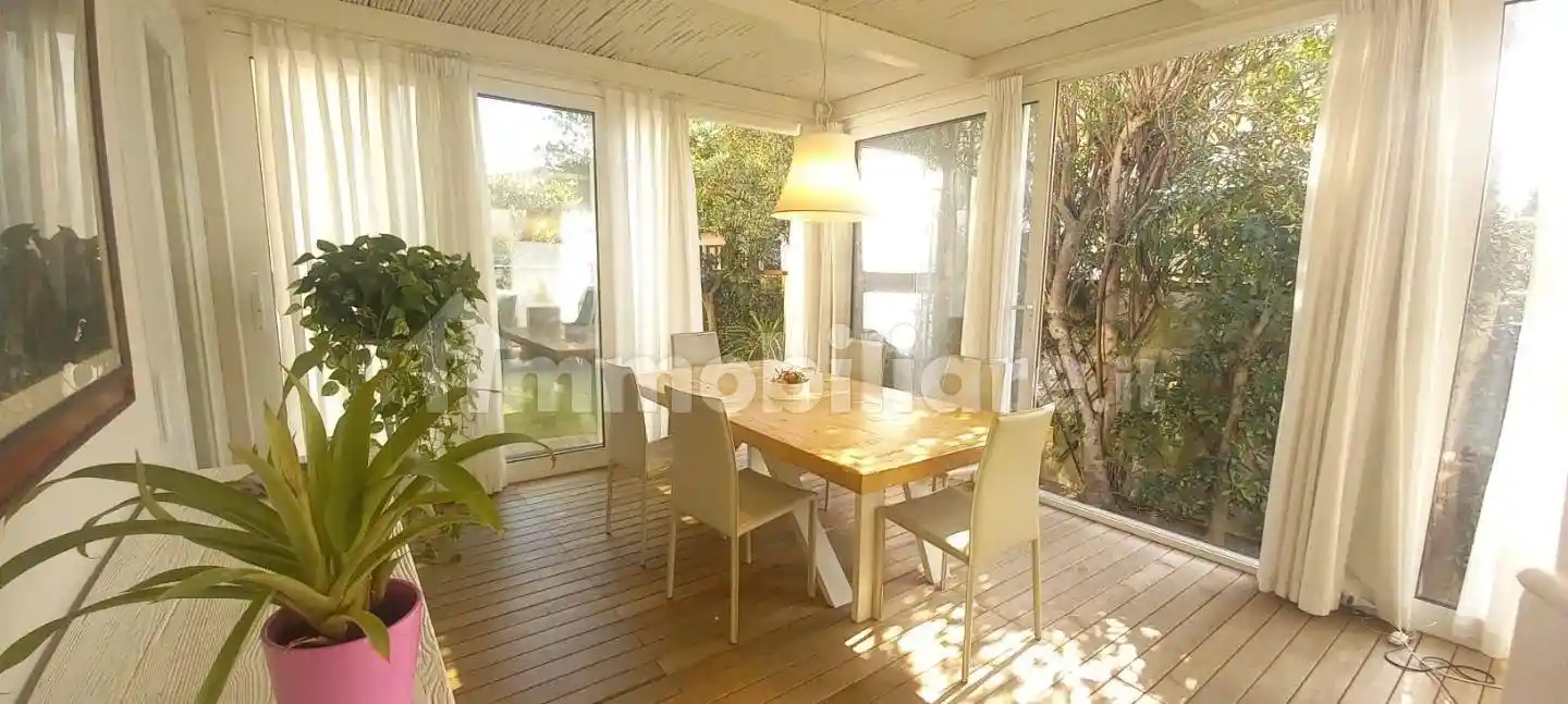 Casa indipendente in vendita a Camaiore