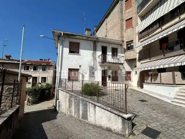 Casa indipendente in vendita a Cerro Veronese