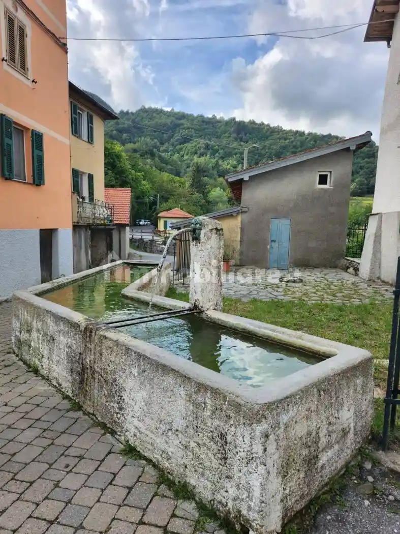 Casa indipendente in vendita a Torriglia