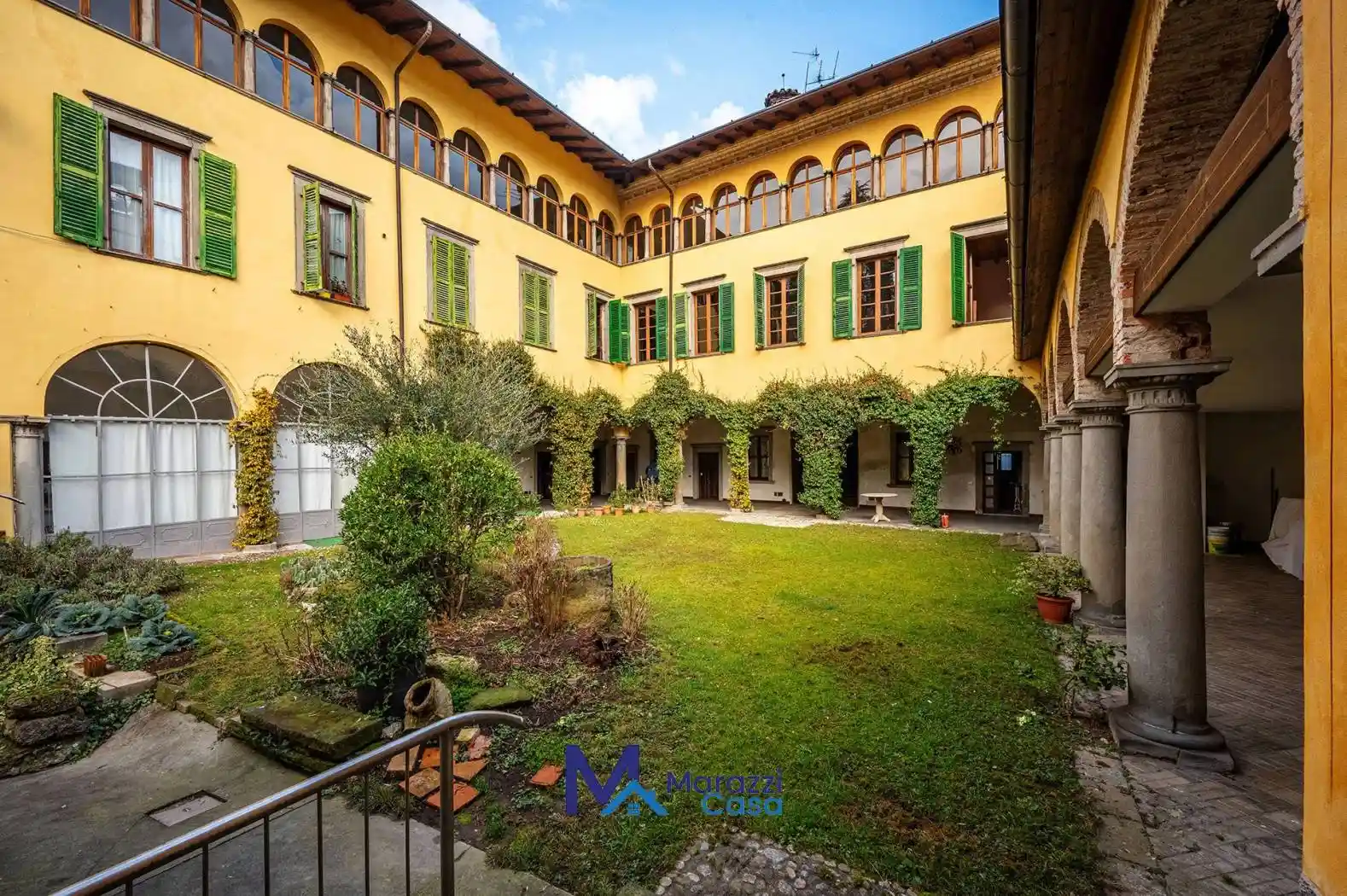 Palazzo - Edificio in vendita a Gandino