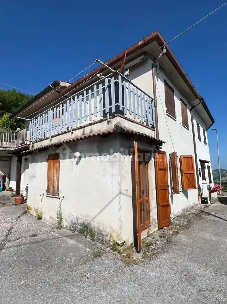 Casa indipendente in vendita a Pergola