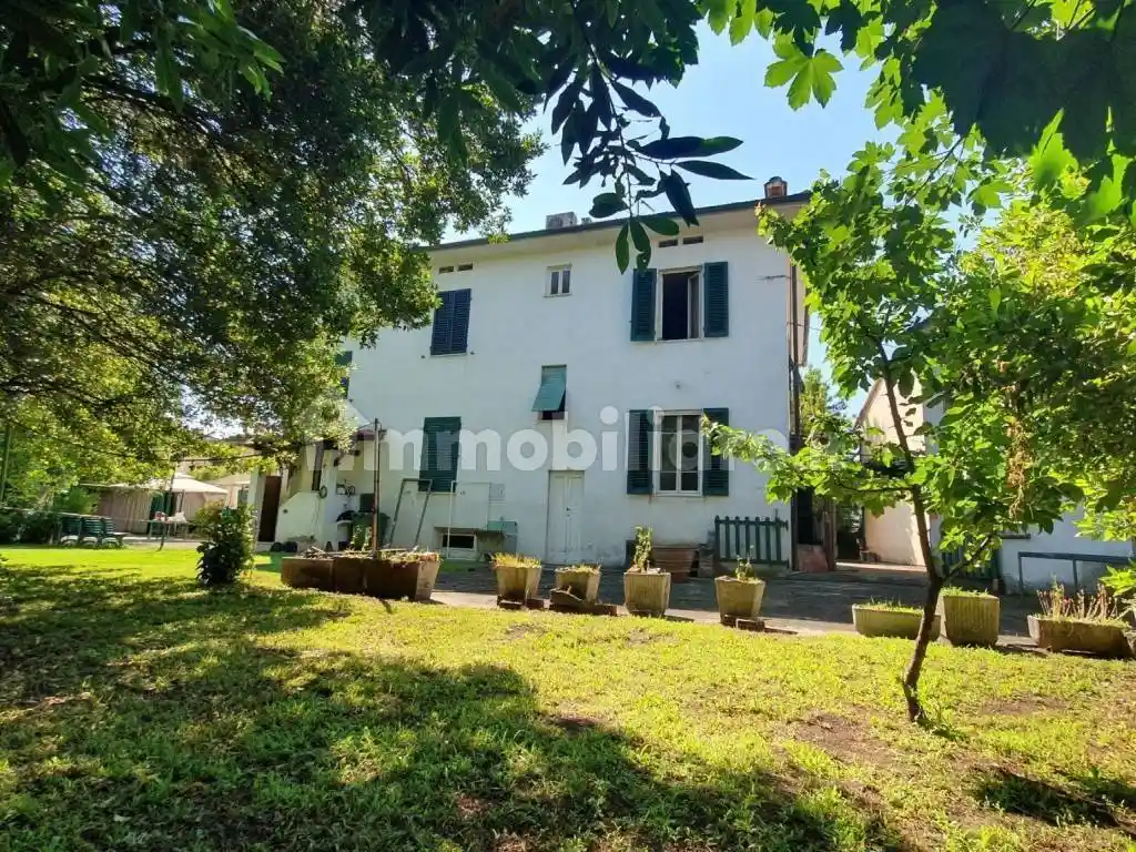 Villa in vendita a Lucca