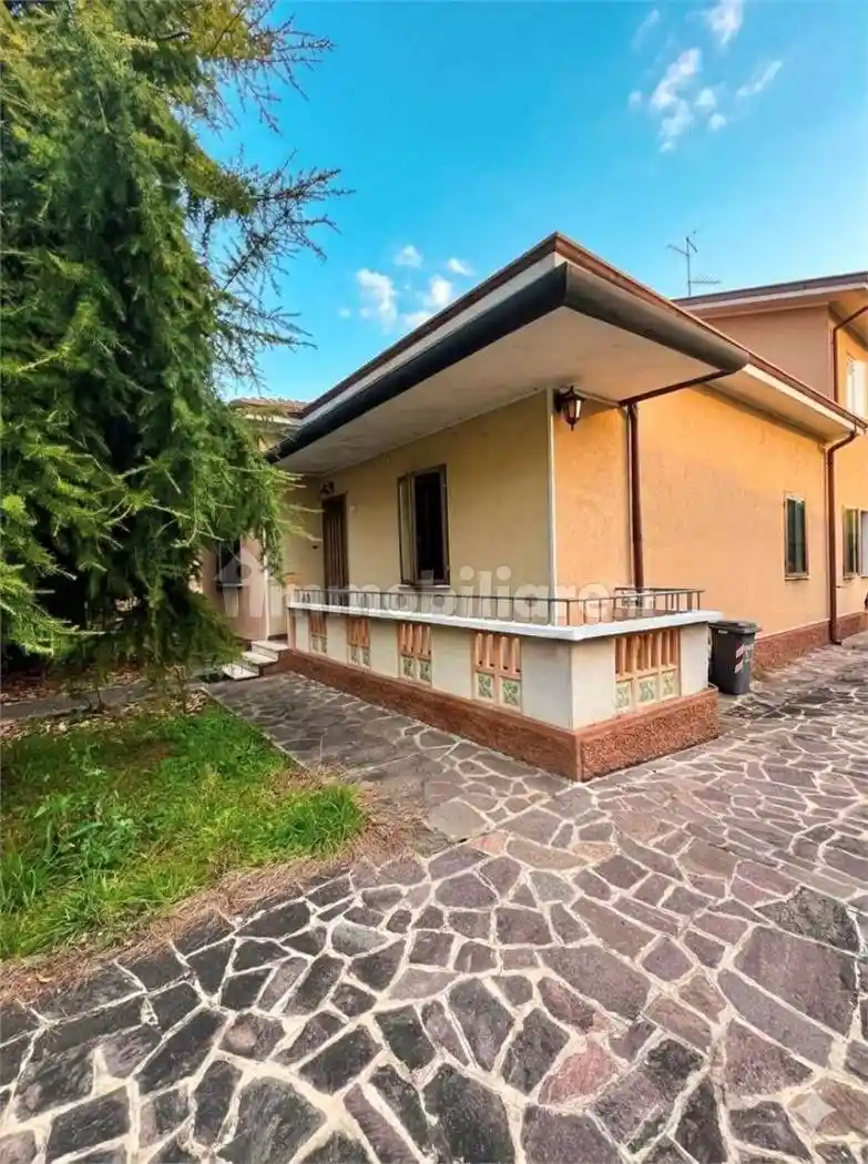Villa in vendita a Mantova