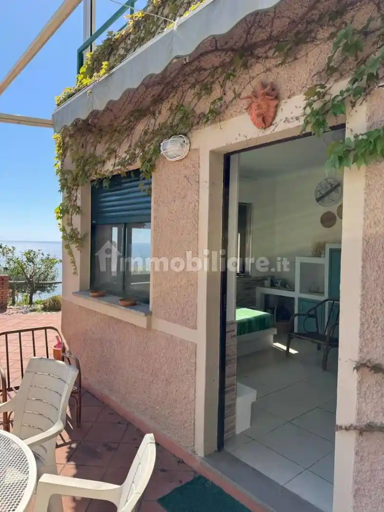 Appartamento in vendita a Stalettì