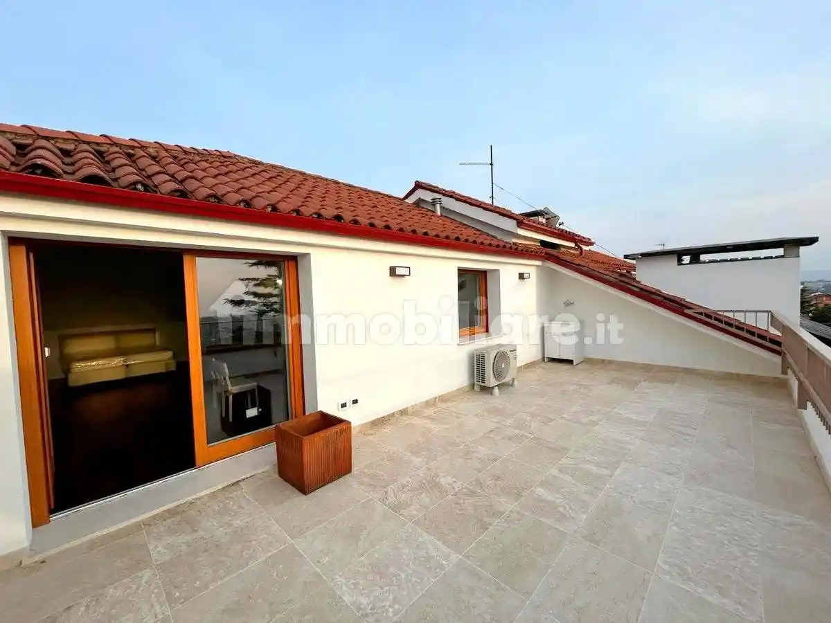 Attico - Mansarda in affitto a Trieste