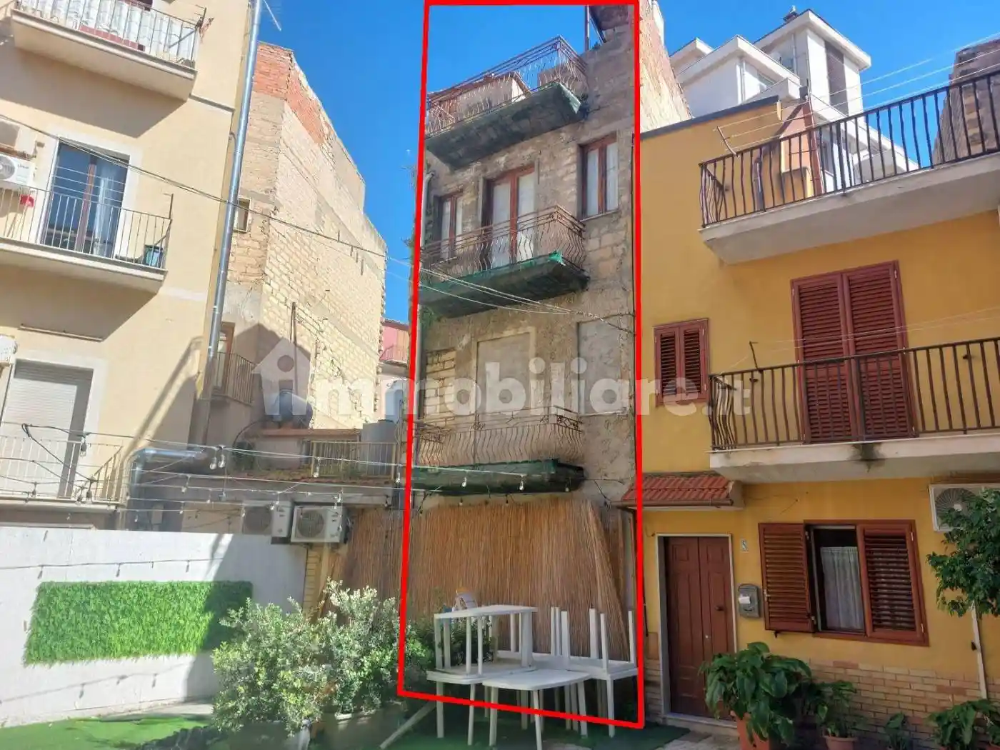 Palazzo - Stabile in vendita a Gela