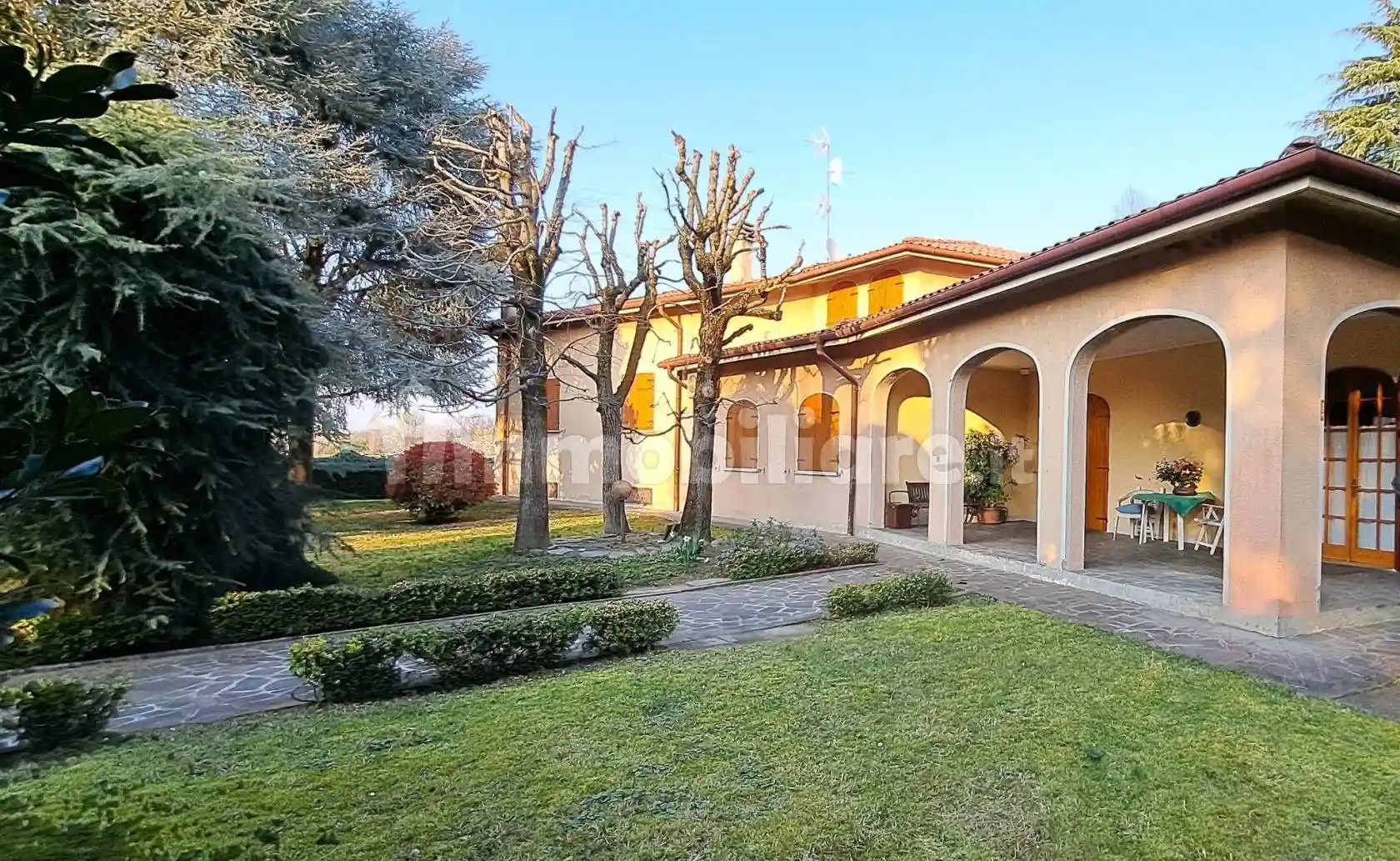 Villa in vendita a Montechiarugolo
