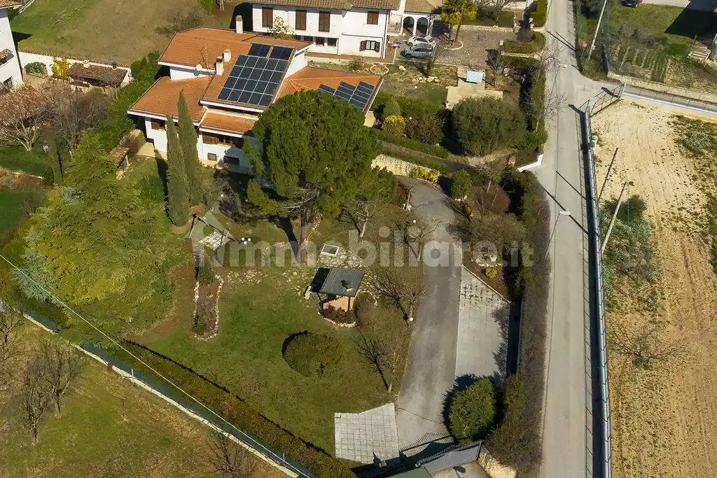 Villa in vendita a L'Aquila