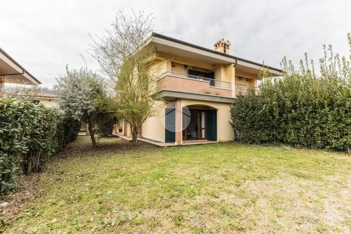 Villa in vendita a Monterosi