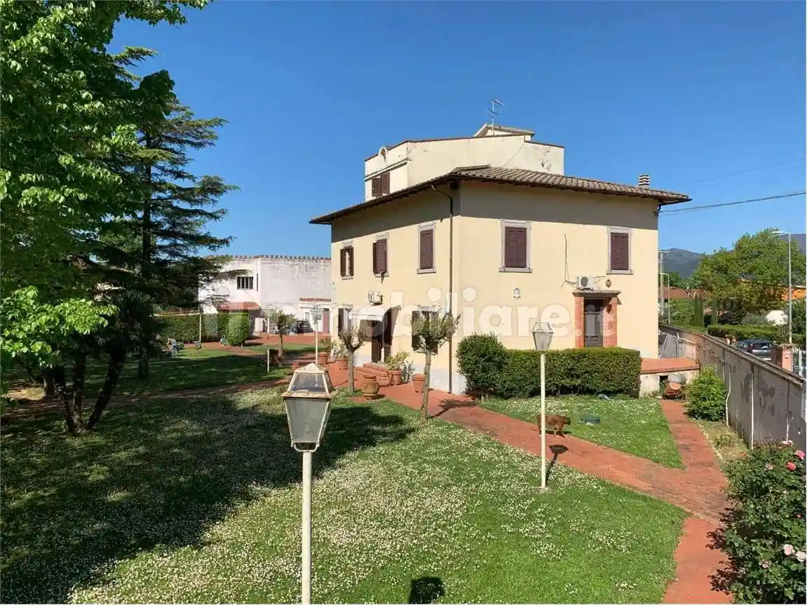 Villa in vendita a Bientina