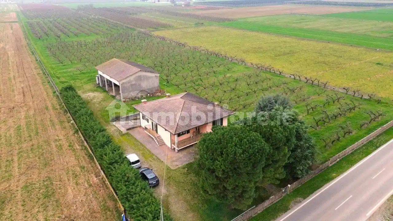 Villa in vendita a Valeggio sul Mincio