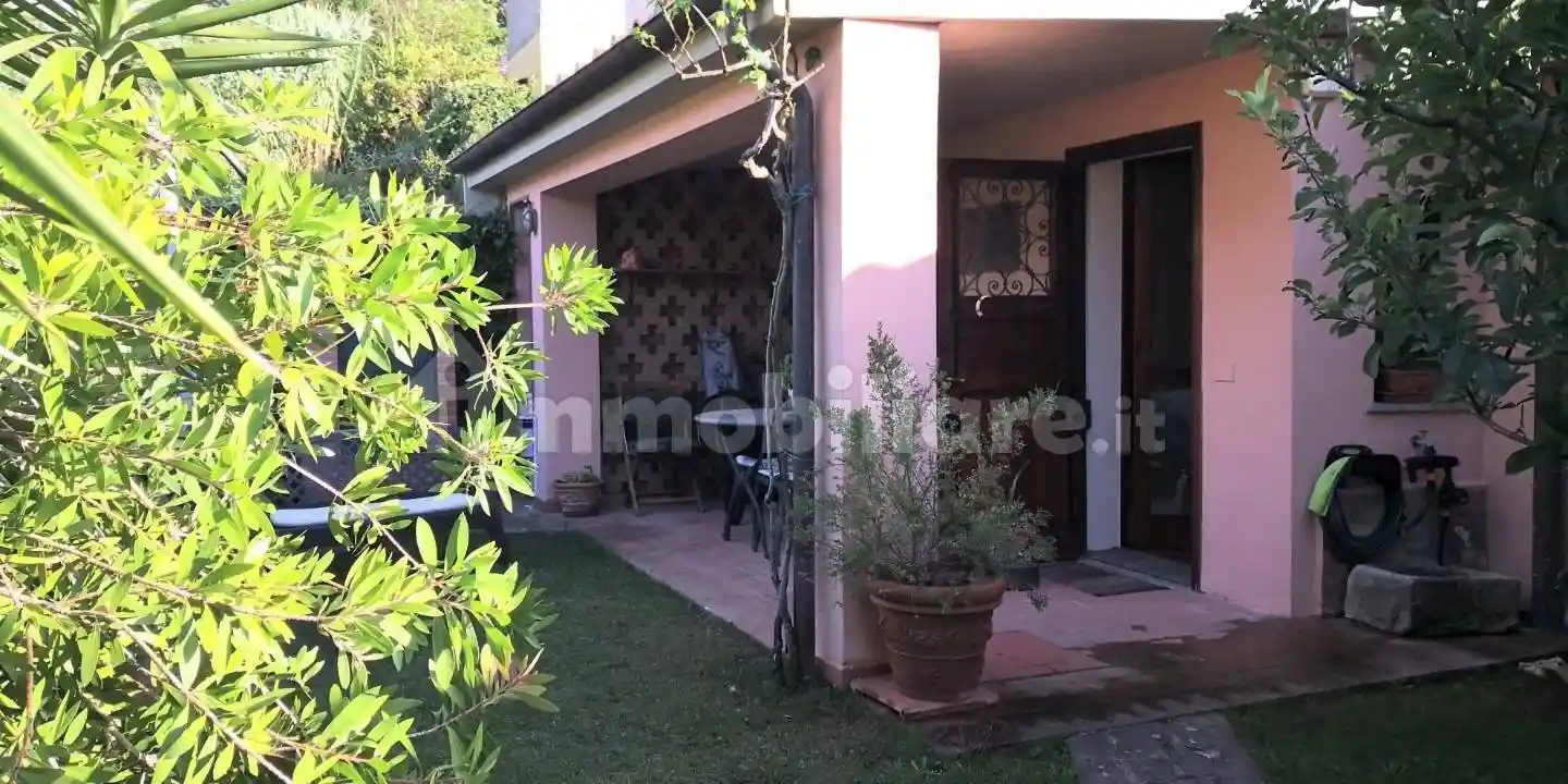 Casa indipendente in vendita a Livorno