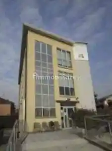 Palazzo - Stabile in vendita a Bareggio