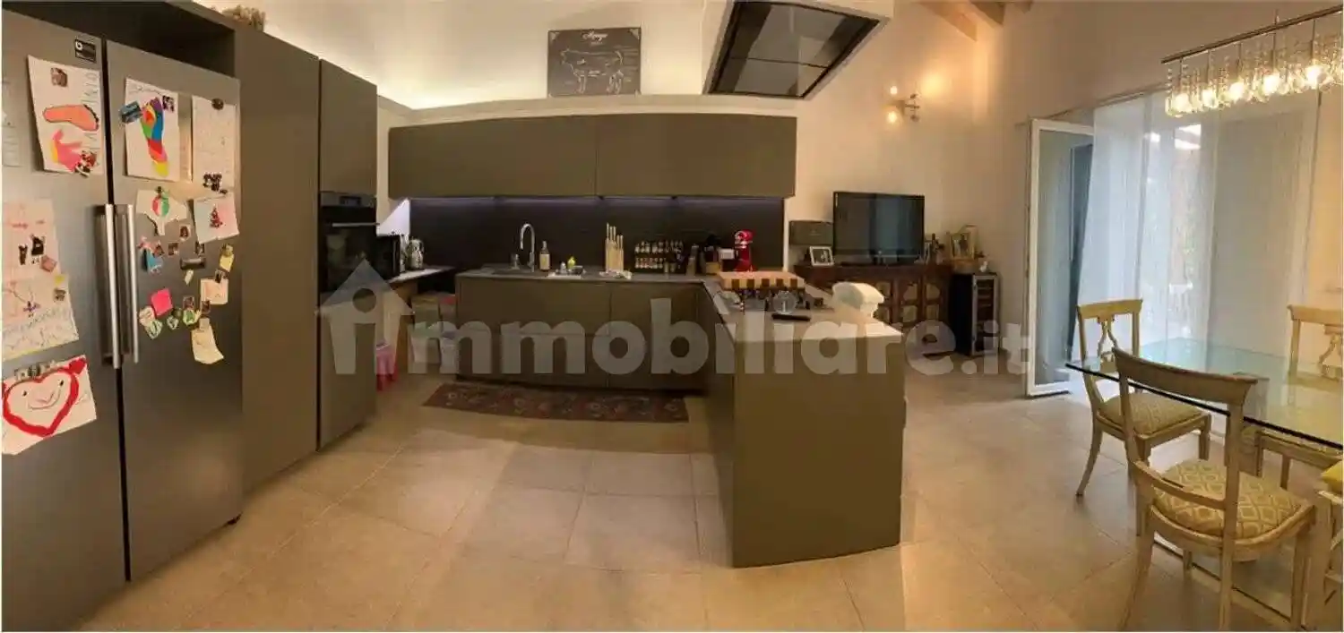 Villa in vendita a Carrara