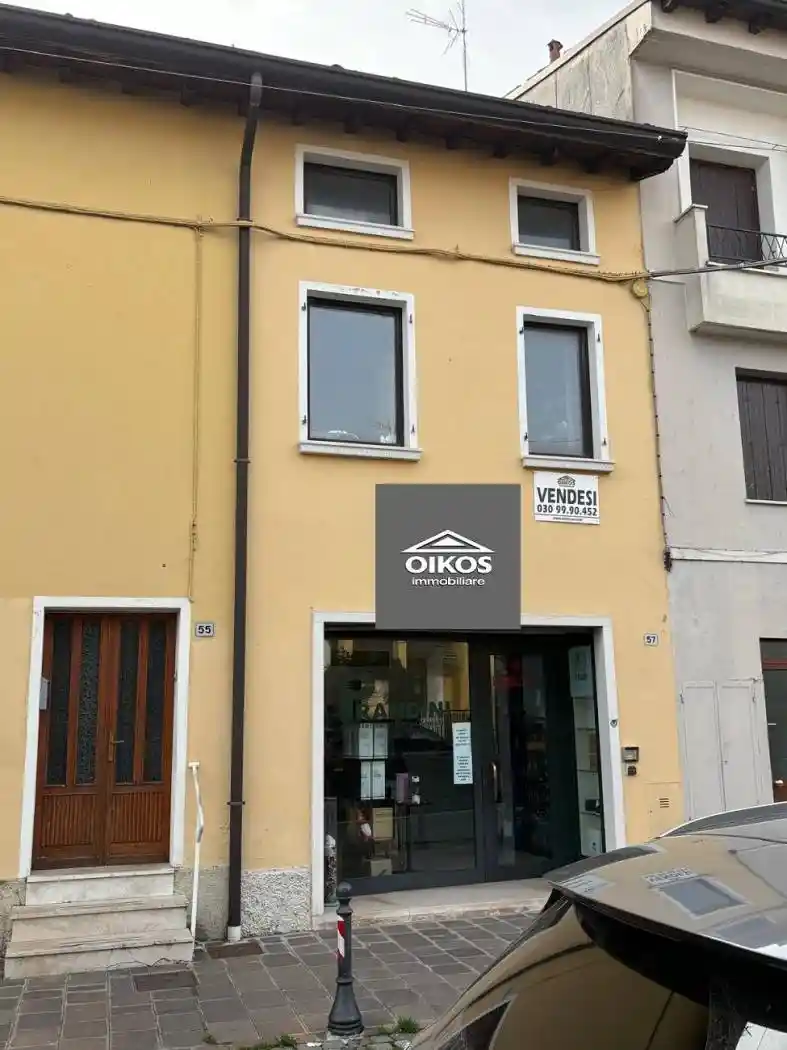 Casa indipendente in vendita a Desenzano del Garda