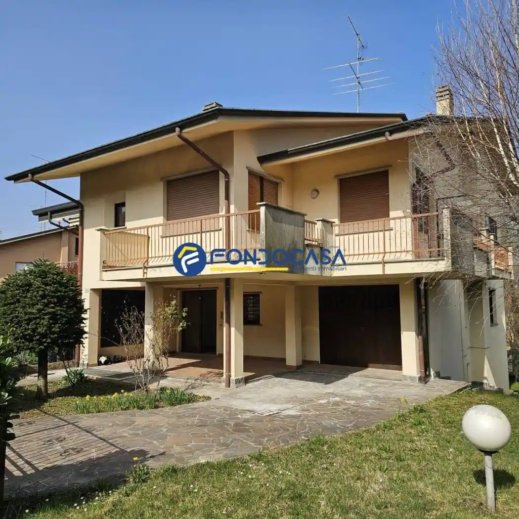 Villa in vendita a Casatenovo