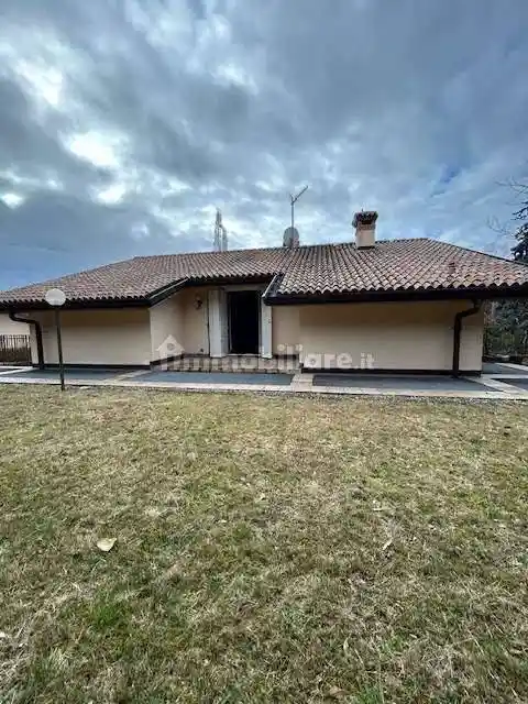 Villa in affitto a Varese