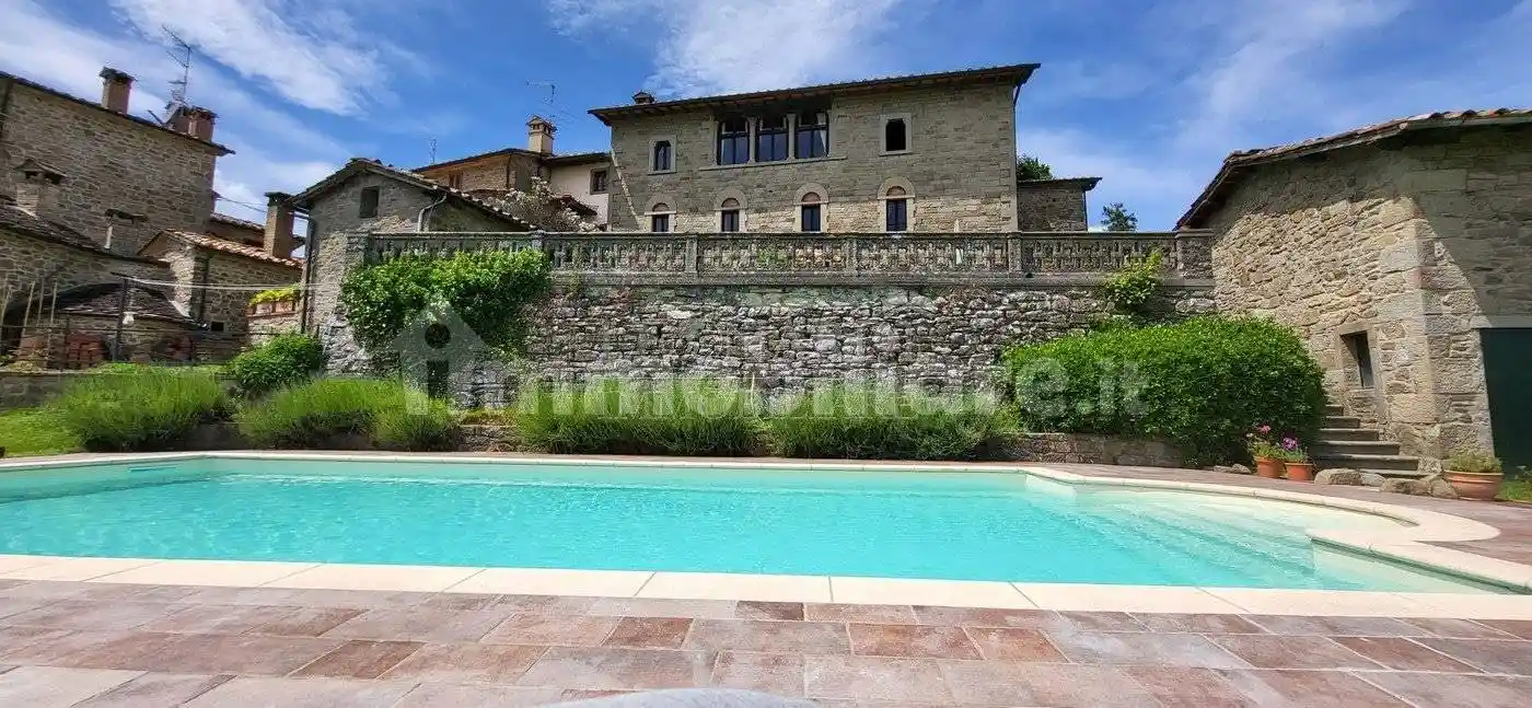 Villa in vendita a Caprese Michelangelo