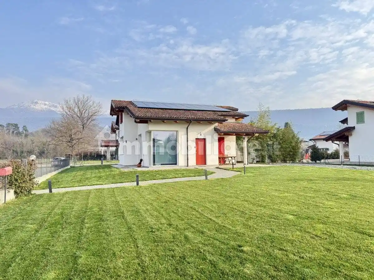 Villa in vendita a Cascinette d'Ivrea