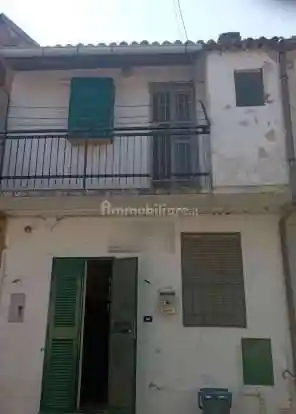 Casa indipendente in vendita a Sannazzaro de' Burgondi