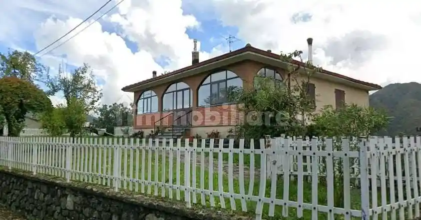 Appartamento in vendita a Zeri