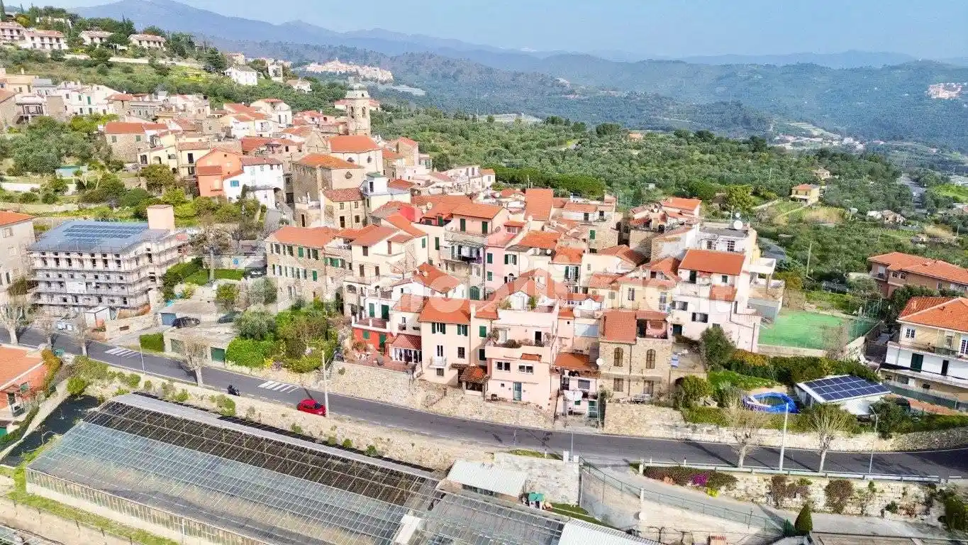 Casa indipendente in vendita a Costarainera