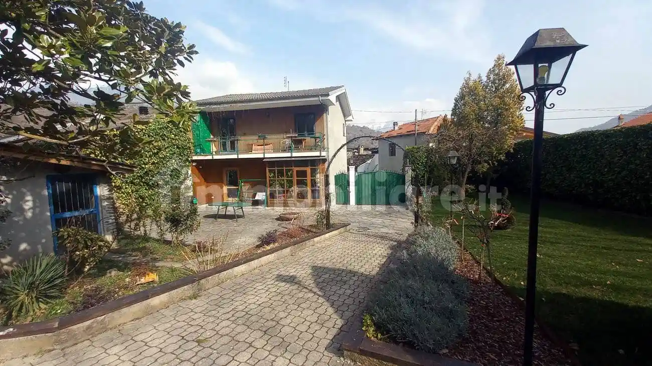 Casa indipendente in vendita a Mattie