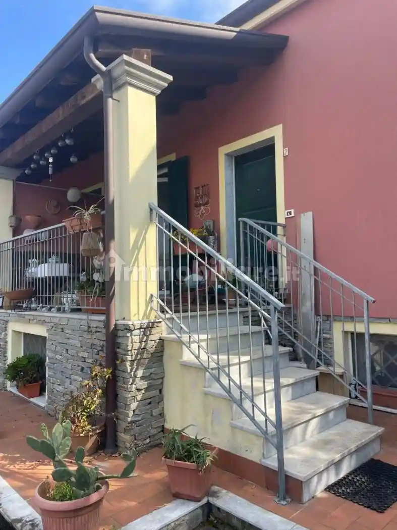 Casa indipendente in vendita a Sarzana