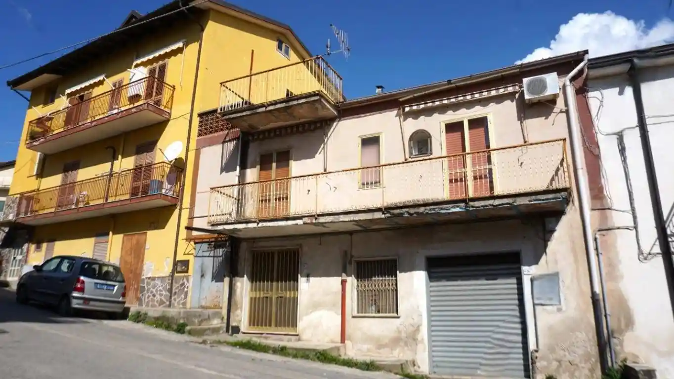 Casa indipendente in vendita a Montecorvino Rovella