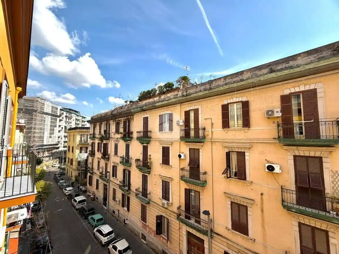 Appartamento in vendita a Napoli