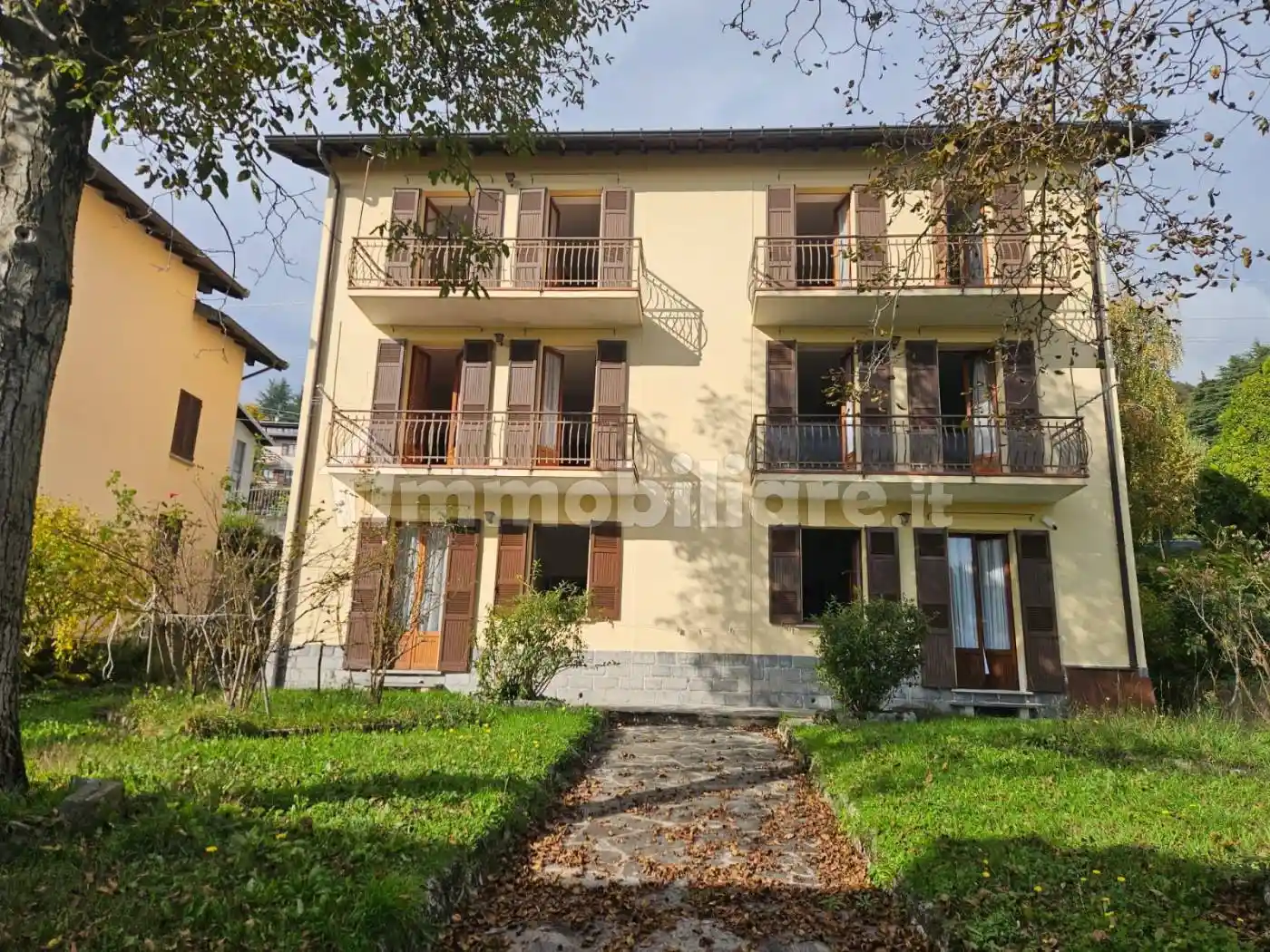 Palazzo - Edificio in affitto a Sormano