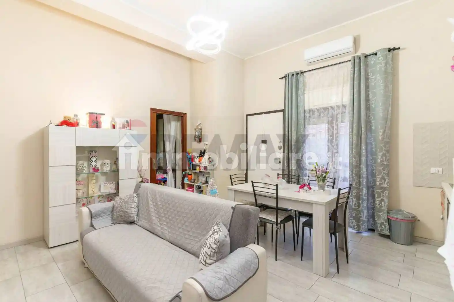 Appartamento in affitto a Aci Castello